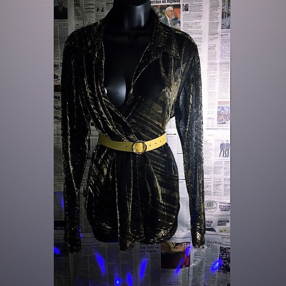 Button down blouse - Picture 2 of 3